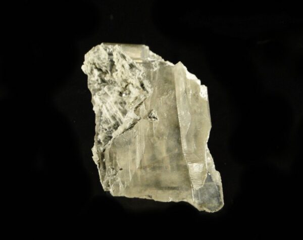 C'est un ensemble de cristaux de cérusite, ils viennent de la mine de Chaillac, c'est une pièce pour collectionneur de minéraux.