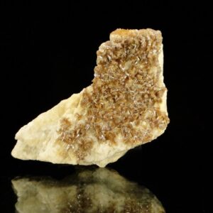 C'est une pièce de pyromorphite marron, les cristaux sont très brillants, elle vient de Chaillac, une pièce pour collectionneur de minéraux.