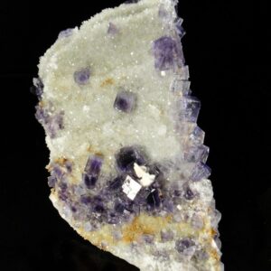 Une association fluorite et quartz, de Berbes, dans les Asturies, c'est une pièce pour collectionneur de minéraux.