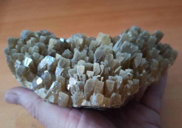 Une pièce de baryte de la mine de Maine, cristallisation en sifflet, c'est une pièce pour collectionneur de minéraux.
