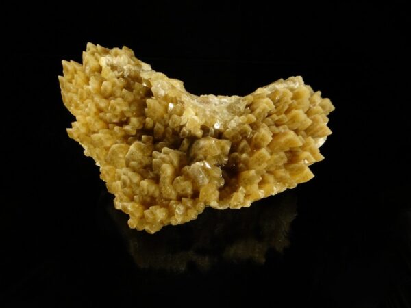 Une pièce de baryte de la mine de Maine, cristallisation en sifflet, c'est une pièce pour collectionneur de minéraux.