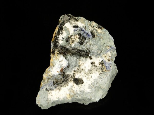 Une pièce classique de neptunite et bénitoïte, c'est une pièce pour collectionneur de minéraux.