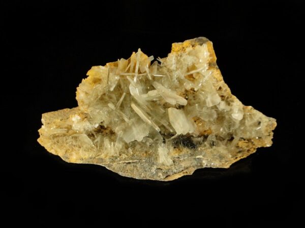 Un ensemble de cristaux de baryte, c'est une pièce pour collectionneurs de minéraux.