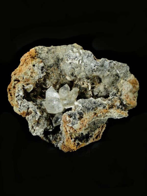 Un quartz biterminé de la zone de la Cabana, à Berbes, il y a des inclusions d'hydrocarbure, c'est une pièce pour collectionneur de minéraux.