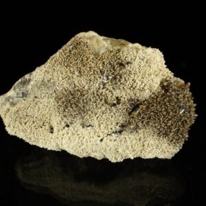 Une pièce de pyromorphite marron, elle vient de la mine du Rossignol, une pièce pour collectionneur de minéraux.