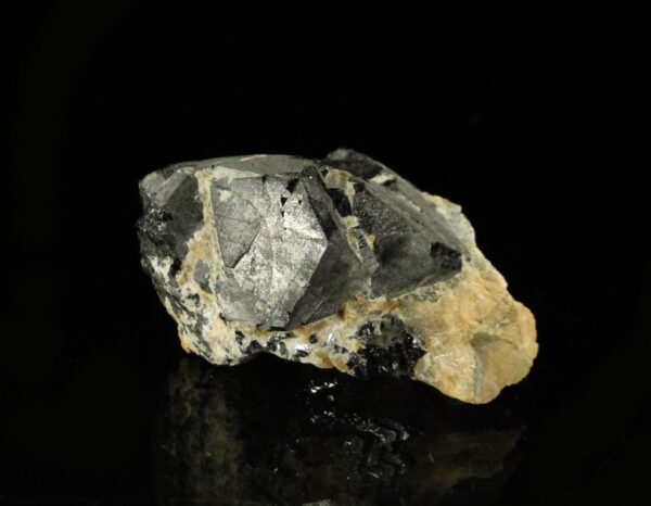 Une pièce de galène de la mine du Rossignol, ce sont des octédres, une pièce pour collectionneur de minéraux.