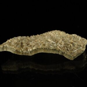 Une pièce de baryte, la légéreté de la pièce est incroyable, une pièce pour collectionneur de minéraux.