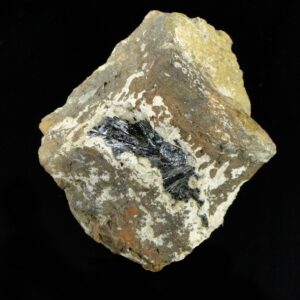 Ce sont des cristaux de goethite noirs sur des cristaux de quartz blanc, une pièce pour collectionneur de minéraux.