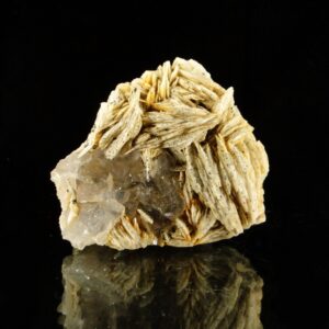 C'est une pièce de fluorite et baryte de la mine du Rossignol, à Chaillac, c'est une pièce pour collectionneur de minéraux.