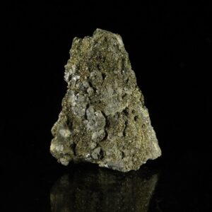 C'est une pièce de galène et de pyrite de la carrière de Rochechouart, c'est une pièce pour collectionneur de minéraux.