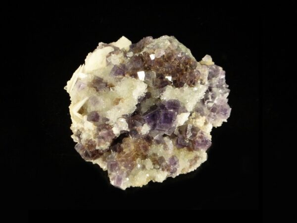 C'est un ensemble de cubes de fluorite de Berbes, dans les Asturies, ils sont violet, c'est une pièce pour collectionneur de minéraux.