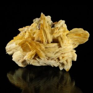 Une association de la mine de Berbes, ce sont des crètes de baryte sur fluorite et quartz, une pièce pour collectionneur de minéraux.