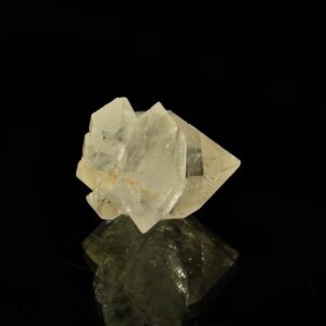 C'est un quartz à inclusion il vient de la Cabana, à Berbes, dans les Asturies en Espagne, c'est une pièce pour collectionneur de minéraux.