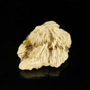 Ce sont des cristaux de baryte avec de la fluorite, c'est une pièce pour collectionneur de minéraux.