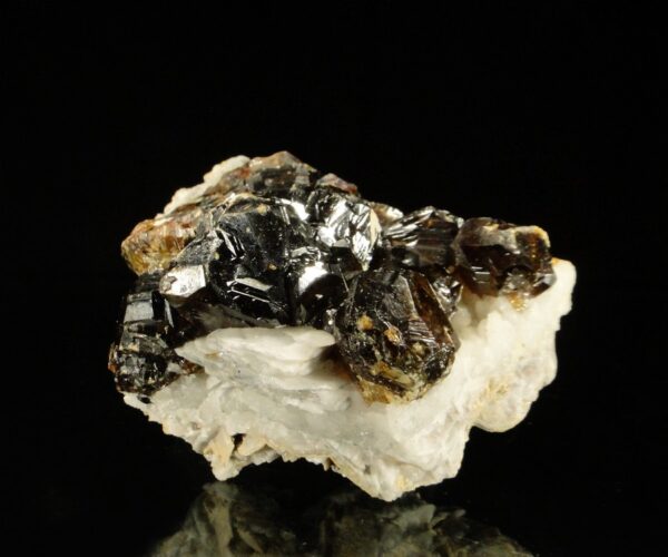 Des cristaux de sphalérite de belle qualité du Pérou, une pièce pour collectionneur de minéraux.
