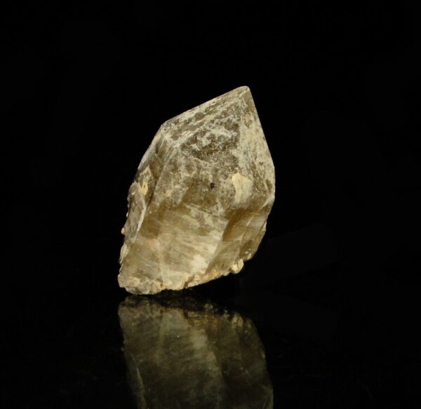 Un quartz fumé de la carrière de vénachat, c'est une pièce pour collectionneur de minéraux.