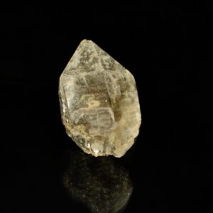 Un quartz fumé de la carrière de vénachat, c'est une pièce pour collectionneur de minéraux.