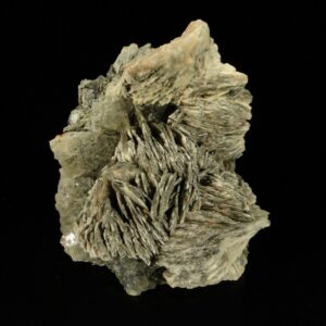 Une pièce de baryte recouverte de pyrite de Chaillac, c'est une pièce pour collectionneur de minéraux.