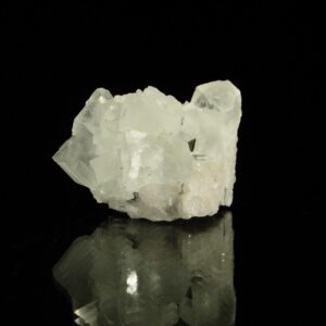 Des cristaux de fluorite sur quartz de la mine du Burc, une pièce de qualité pour collectionneur de minéraux.