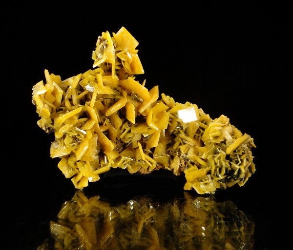 Une wulfénite, c'est un minéral cristallisé pour collection et collectionneur de minéraux.