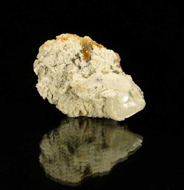 Ce sont des cristaux de fluorite associés à de la dolomite et de la calcite, c'est une pièce de Solis pour collectionneur de minéraux.
