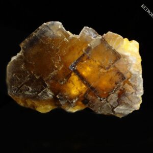 Un ensemble de cristaux de fluorite de Valzergues, c'est une pièce pour collectionneur de minéraux.