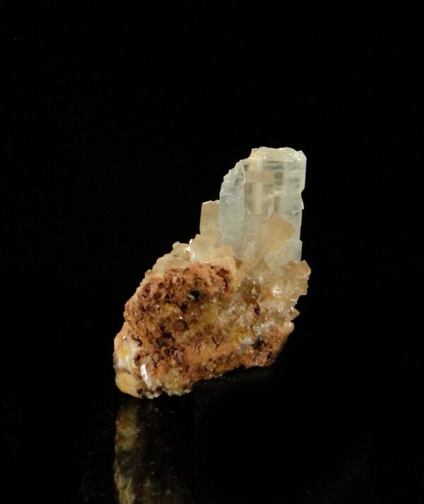 Ce sont des cristaux de baryte de la mine des Redoutières, à Chaillac, une pièce pour collectionneur de minéraux.