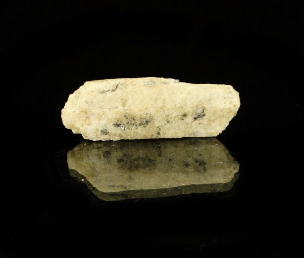 Un béryl du Limousin, il vient de la Vilatte, c'est une pièce pour collectionneur de minéraux.
