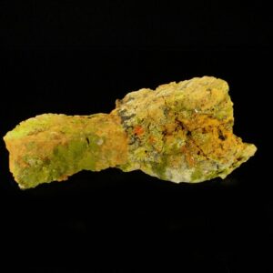 Ce sont des cristaux de crocoïte sur pyromorphite de Nontron, une pièce pour collectionneur de minéraux.