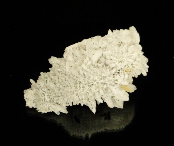 Ce sont des cristaux de quartz de Roumanie, une pièce de Cavnic pour collectionneur de minéraux.