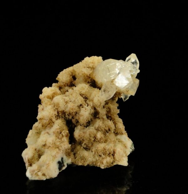 Ce sont des cristaux d'apophyllite de belle qualité, une pièce pour collectionneur de minéraux.