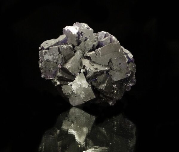 C'est un ensemble de cristaux de fluorite de Elmwood mine, Tennessee, c'est une pièce pour collectionneur de minéraux.