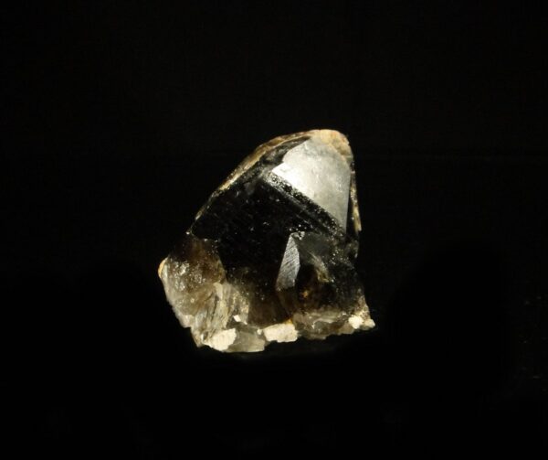 Un cristal de quartz de Vénachat en Haute Vienne, c'est une pièce pour collectionneur de minéraux.