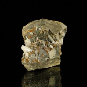 Une pièce regroupant des cristaux de célestine, quartz et de l'ankérite, c'est une pièce du Ribiers pour collectionneur de minéraux.