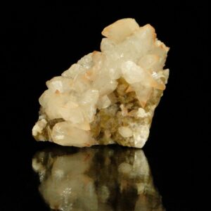 Des cristaux de calcite sur fluorite de Solis, c'est une pièce pour collectionneur de minéraux.