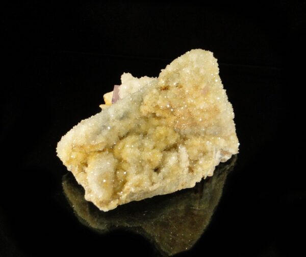 Un ensemble de cristaux de baryte, fluorite sur quartz, c'est une pièce de Berbes, pour collectionneur de minéraux.