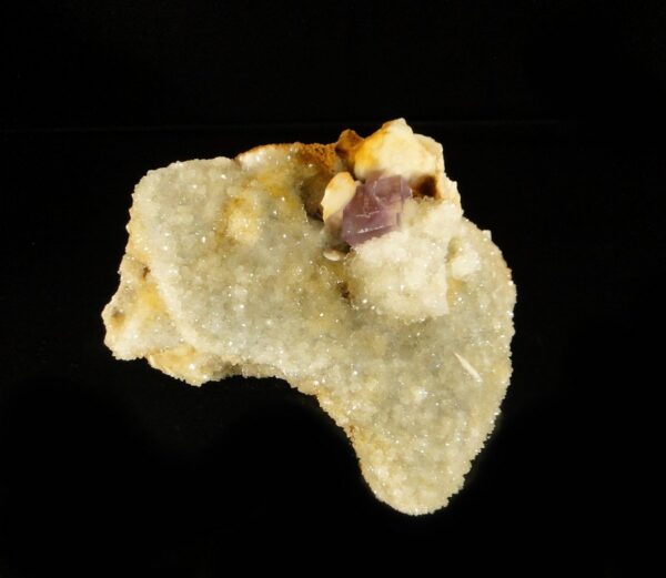 Un ensemble de cristaux de baryte, fluorite sur quartz, c'est une pièce de Berbes, pour collectionneur de minéraux.