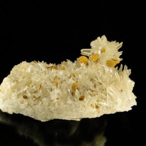 Un ensemble de cristaux de quartz de l'Isère, c'est une pièce pour collectionneur de minéraux.