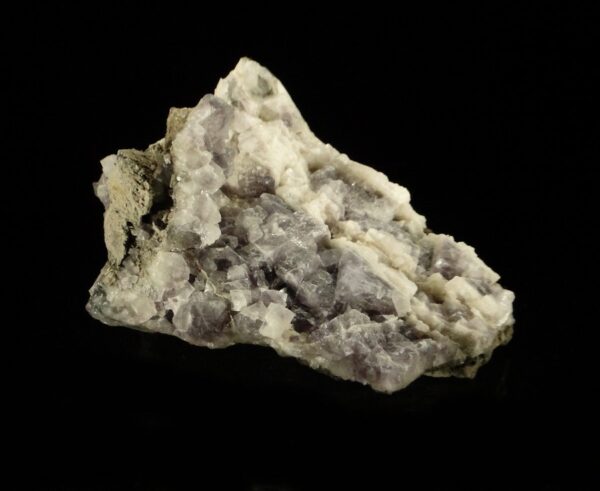 Un ensemble de cristaux de fluorite de Durfort dans le Gard, c'est une pièce pour collectionneur de minéraux.