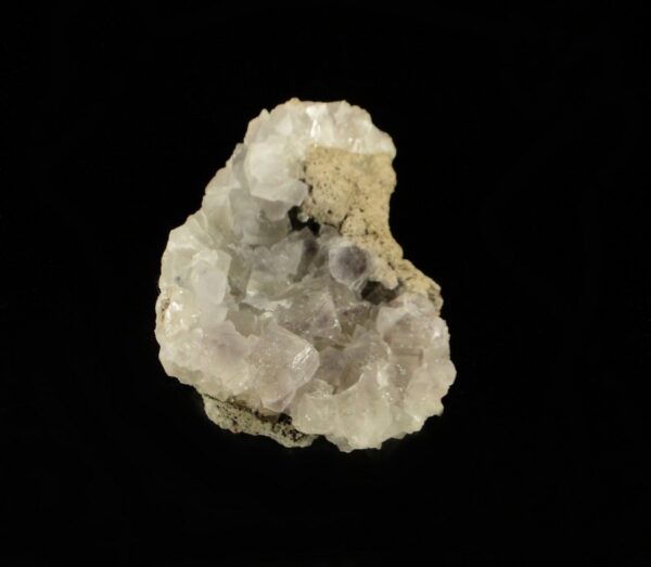 Un ensemble de cristaux de fluorite de Durfort, c'est une pièce pour collectionneur de minéraux.