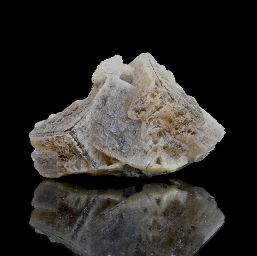 Une pièce de fluorite de la mine du Rossignol, Chaillac, en vente sur le site de minéraux , la Malle du Collectionneur.