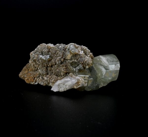 Des cristaux d'apatite de la mine de Panasqueira au Portugal, c'est une pièce de collection présentée par la Malle du Collectionneur.