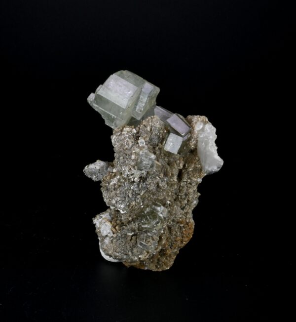 Des cristaux d'apatite de la mine de Panasqueira au Portugal, c'est une pièce de collection présentée par la Malle du Collectionneur.